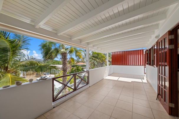 Spacious 2-bedroom apartment with large terrace in Cocolora