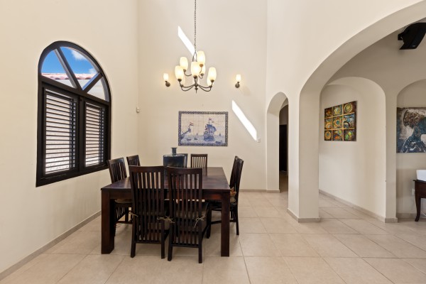 Blue Bay – Grote villa met twee ruime appartementen