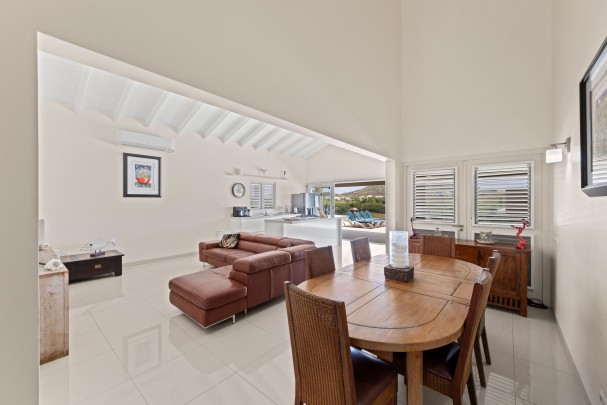 Blue Bay BO 4 &ndash; Elegant villa with unique views over the golf course