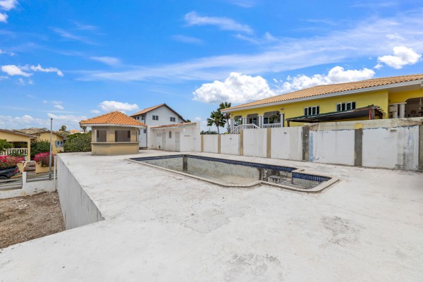 Cas Grandi – Ruime opknapwoning met appartement op rustige locatie
