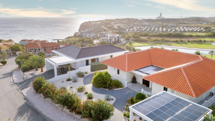 Blue Bay &ndash;  Exclusive Villa with Panoramic Sea & Golf Views