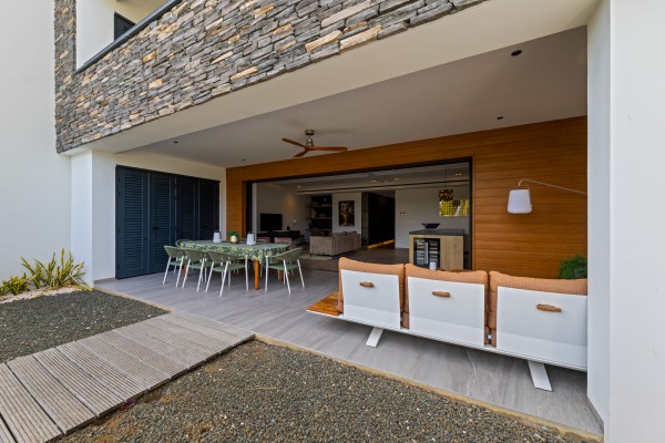 The Shore – Luxury Furnished Apartment with Direct Beach Access