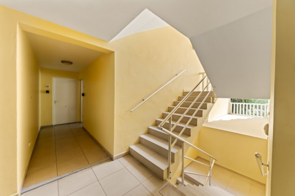 Fully Furnished 1-Bedroom Apartment with Holiday Rental Potential