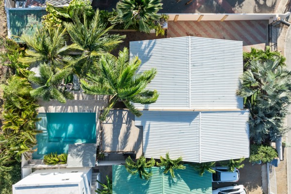 Hanenberg – Tropical vacation home with pool and private bar