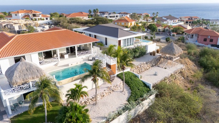 Blue Bay &ndash;  Exclusive Villa with Panoramic Sea & Golf Views