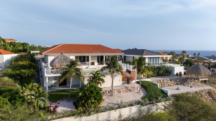 Blue Bay &ndash;  Exclusive Villa with Panoramic Sea & Golf Views