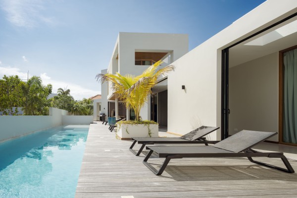 Vista Royal - Luxury villa with pool, jacuzzi & views at Jan Thiel