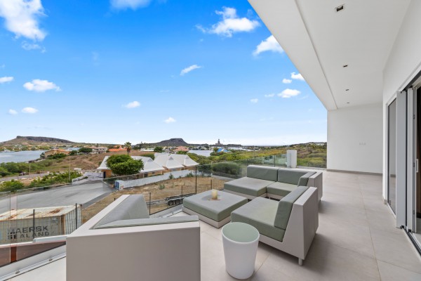Jan Sofat luxe villa met 2 appartementen & panoramisch uitzicht