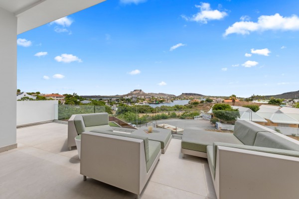 Jan Sofat luxe villa met 2 appartementen & panoramisch uitzicht