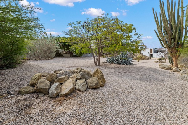 Blue Bay BD61 - Spacious Villa with Guest Apartment