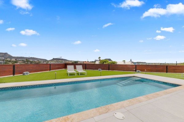 Jan Sofat luxe villa met 2 appartementen & panoramisch uitzicht