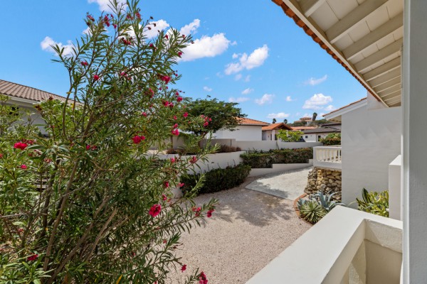 Blue Bay BD61 - Spacious Villa with Guest Apartment