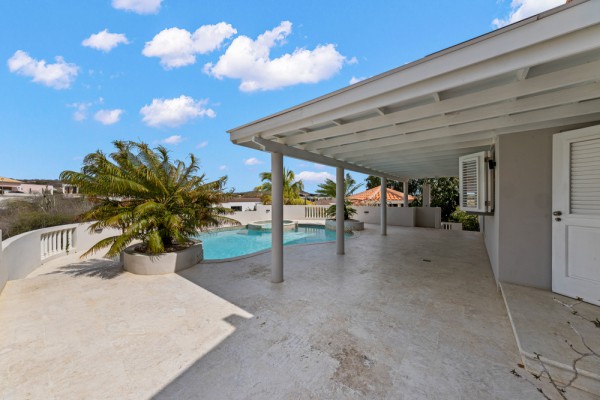 Blue Bay BD61 - Spacious Villa with Guest Apartment