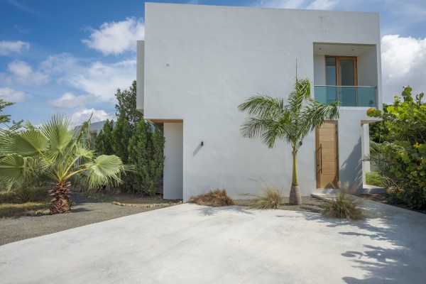 Vista Royal - Luxury villa with pool, jacuzzi & views at Jan Thiel