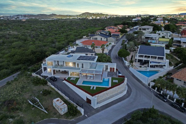 Jan Sofat luxe villa met 2 appartementen & panoramisch uitzicht