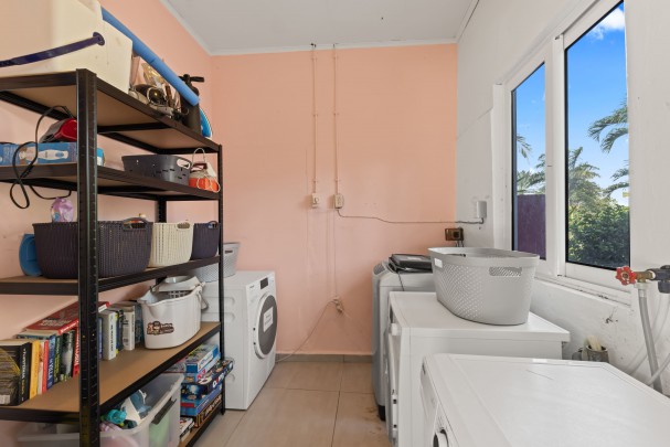 Mahaai - Apartment Complex with Pool and Rental Income