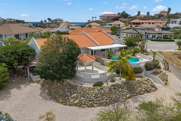 Blue Bay BD61 - Spacious Villa with Guest Apartment