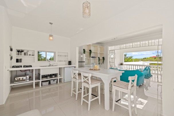 Champartments - Luxury group resort white villa on Curaçao 