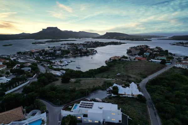 Jan Sofat luxe villa met 2 appartementen & panoramisch uitzicht