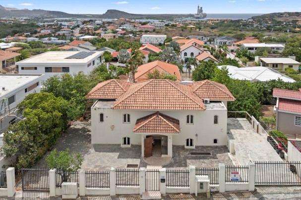 Stylish Jan Thiel Villa with Pool and Exceptional Investment Potential