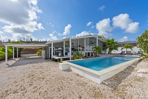Brakkeput - Comfort, space, and a stunning view with a swimming pool
