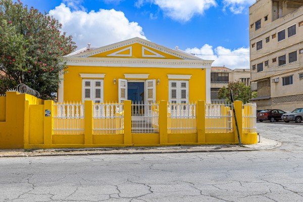 Stylish 10-Office Business Center in Historic Otrobanda