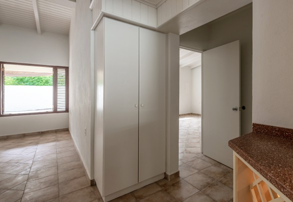 Ruime 4-slaapkamer villa met zwembad in Jan Doret