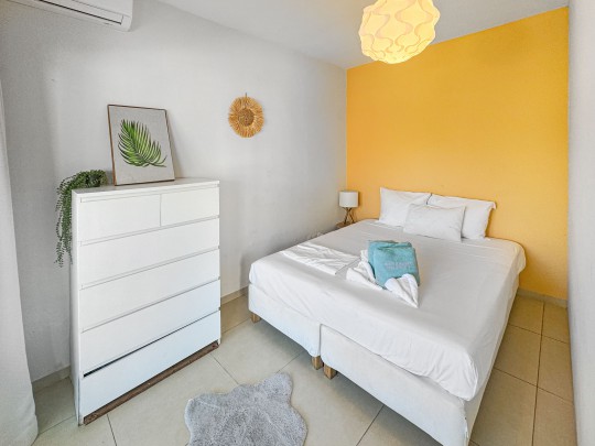 Blue Bay – Greenview Apartment with Excellent Rental Potential