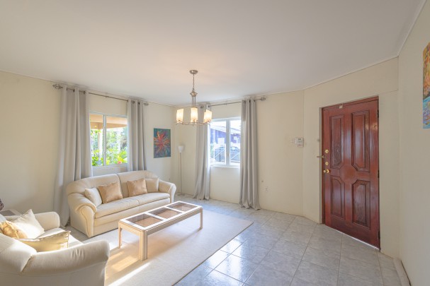 Knusse Gemeubileerde 3-Slaapkamer Villa in Sunset Heights Curaçao