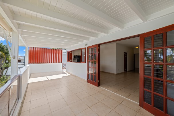 Spacious 2-bedroom apartment with large terrace in Cocolora