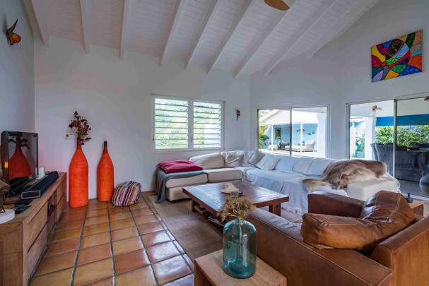 BlueBay O-35 &ndash; Ruim en sfeervol huis met appartement en zwembad