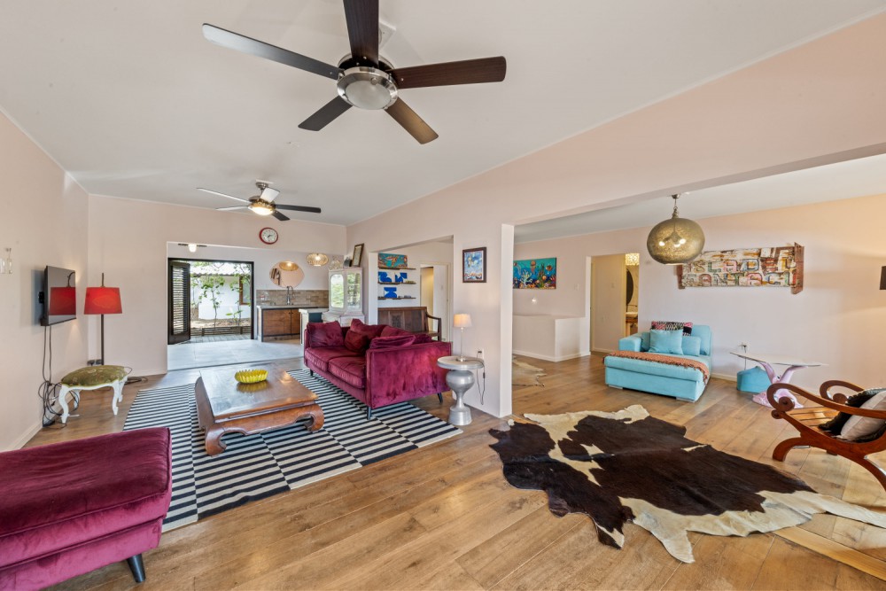 Renovated Tropical Home with Peace and Privacy in Jan Thiel photo 5
