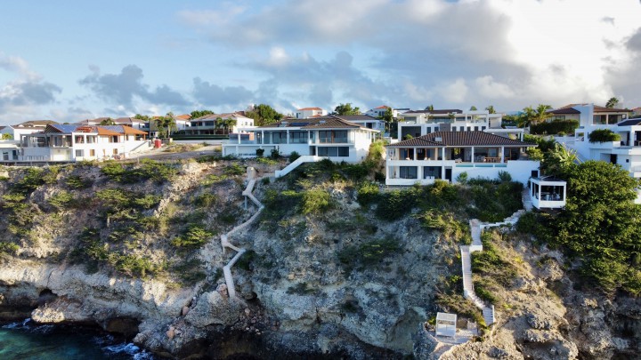 Luxe villa met 5 slaapkamers aan zee, met privézwembad en jacuzzi