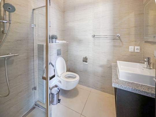 Blue Bay – Greenview Apartment with Excellent Rental Potential
