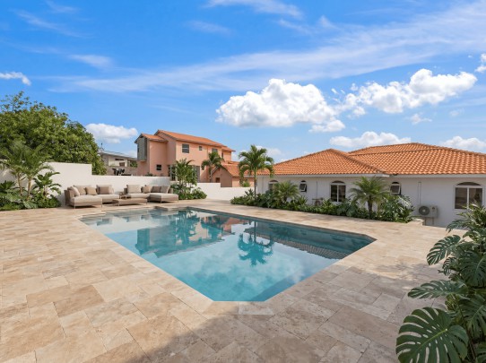 Cas Grandi &ndash; Spacious fixer-upper with apartment in a quiet location