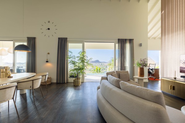 Blue Bay – Exclusive villa met adembenemend uitzicht  