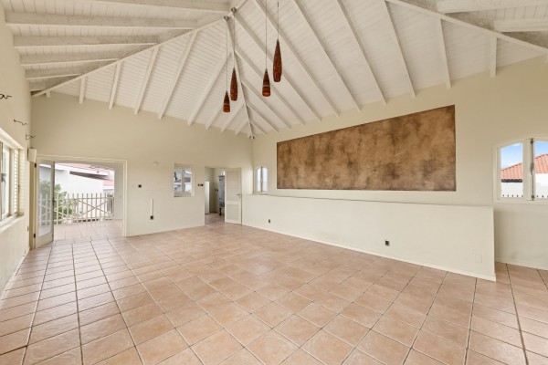 Stylish Jan Thiel Villa with Pool and Exceptional Investment Potential