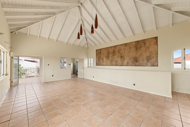 Stylish Jan Thiel Villa with Pool and Exceptional Investment Potential