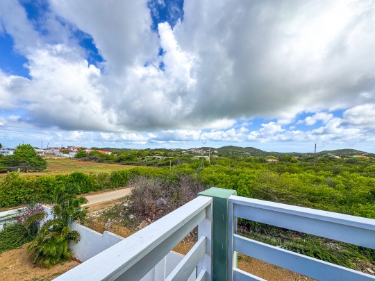 Lovely 4-Bedroom House with new Apartment in Tranquil Barber, Curaçao