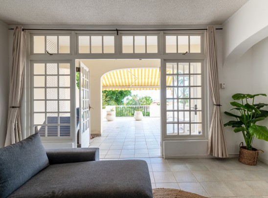 Royal Palm – Ruim appartement met zeezicht en balkon