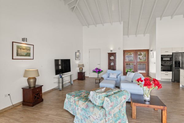 Luxury Blue Bay villa with sea view, pool & guest apartment