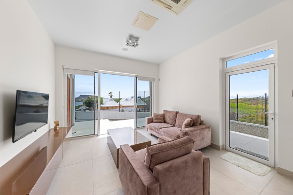 Jan Sofat luxe villa met 2 appartementen & panoramisch uitzicht