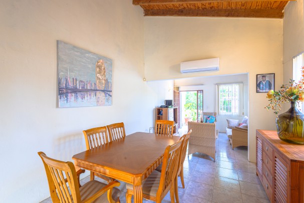 Knusse Gemeubileerde 3-Slaapkamer Villa in Sunset Heights Curaçao