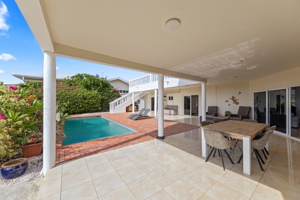 Seru Bottelier – Luxury Villa with Pool and Panoramic Salt Flats Views