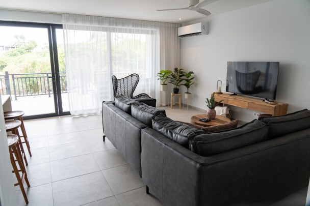 The Breeze – Beautiful 2-bedroom apartment perfect for vacation rental