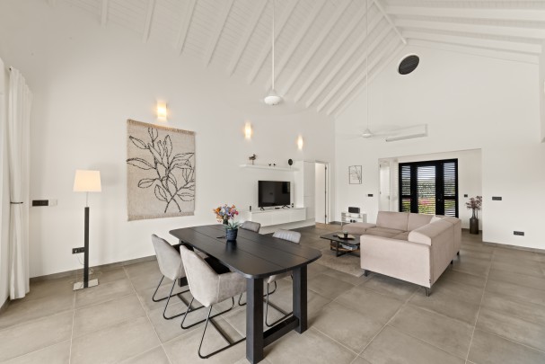 Blue Bay &ndash; Charming Villa with Panoramic Views over the Golf Course