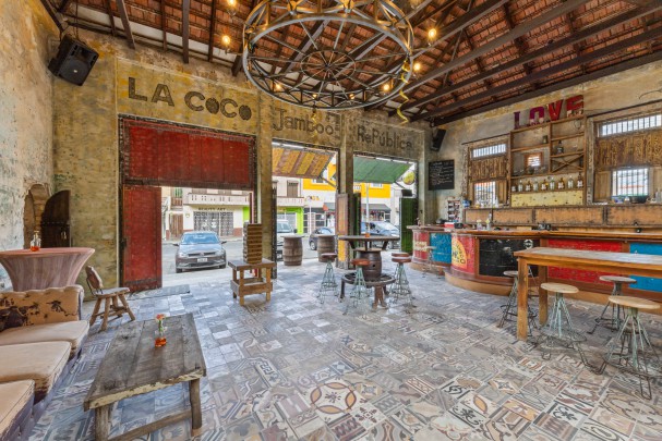 Uniek monumentaal horecapand in het hart van Otrobanda