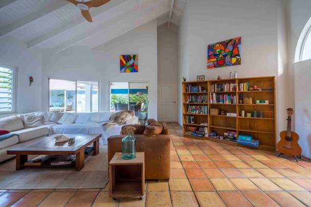 BlueBay O-35 &ndash; Ruim en sfeervol huis met appartement en zwembad