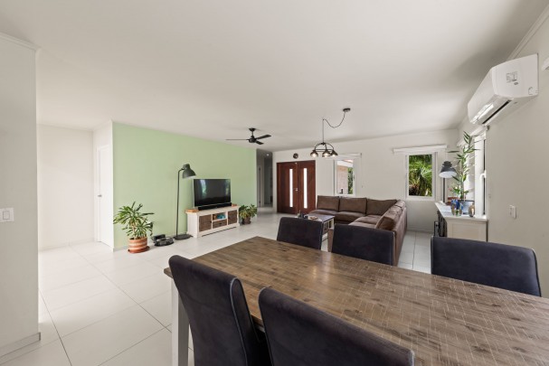 Sun Valley - Modern Detached Home with Garage on Spacious Lot