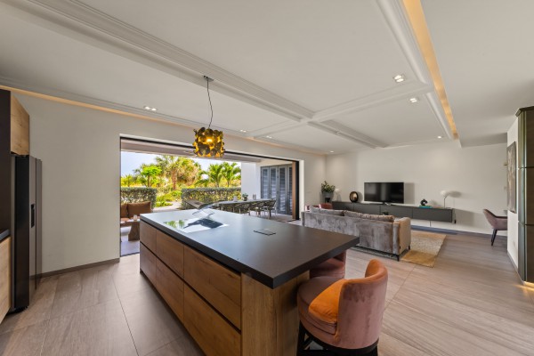 The Shore – Luxury Furnished Apartment with Direct Beach Access